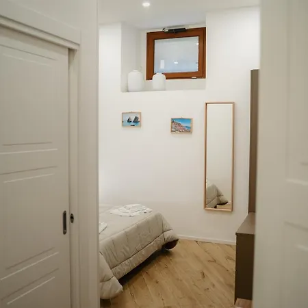 Salerno City Apartments Nyaraló Salerno