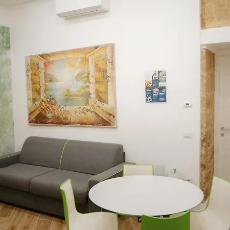 Salerno City Apartments Nyaraló Salerno